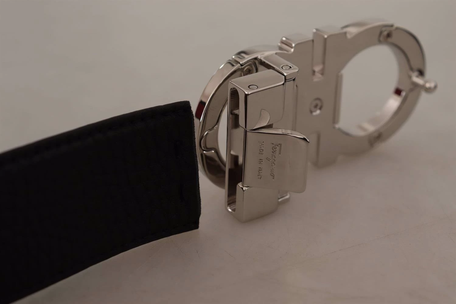 Salvatore Ferragamo Brown And Black Calf Leather Reversible Belt 6 Salvatore Ferragamo Brown And Black Calf Leather Reversible Belt - Image 6