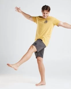 Mens The Mad Hueys Drop The Pick Volley Short 18" - TAN -Fashion Menswear Shop 9efe233850ca3fda7550d766f04a0fbe