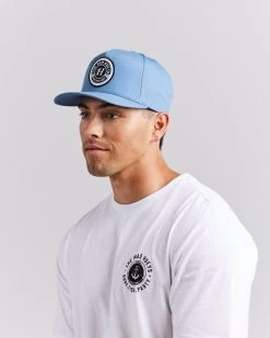 Mens The Mad Hueys Surf Fish Party Twill Snapback - SLATE -Fashion Menswear Shop aeea92d506d9f9a533c5e07fb384ca5e