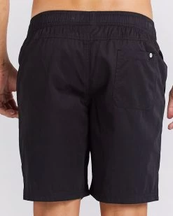 Mens The Mad Hueys Good Day Volley 18" - VINTAGE BLACK -Fashion Menswear Shop cbf927f8b38e483d15299fde6a7678f0